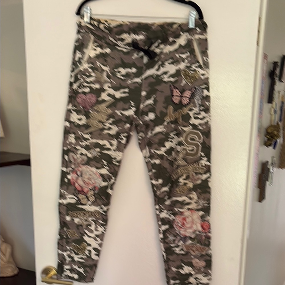 Green Ankle Cropped Camp Pants with Modern Design-Made in Italy